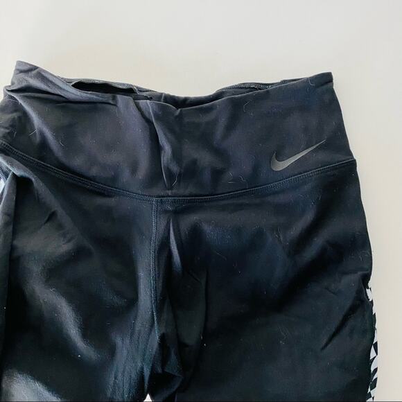 NIKE Black Cropped Leggings White Geometric Pattern Stripe Dri Fit Gym Workout S - Picture 2 of 10